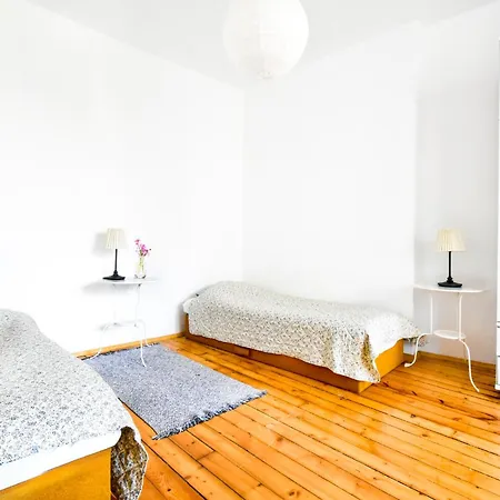 Apartman Elegant Heritage Ap - King Bed & Rooftop View