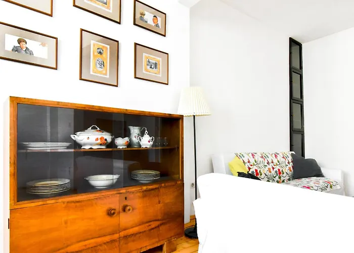 Daire Prime Spot - 2br -15bth - Next To Nevsky Church *