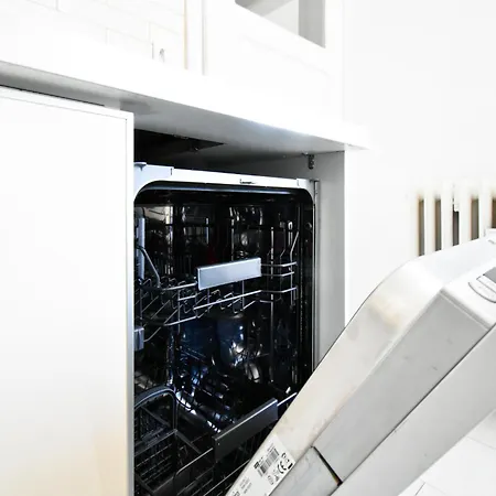 Prime Spot - 2br -15bth - Next To Nevsky Church 公寓 *