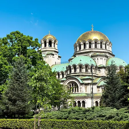 Prime Spot - 2br -15bth - Next To Nevsky Church