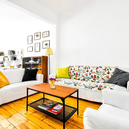 Prime Spot - 2br -15bth - Next To Nevsky Church