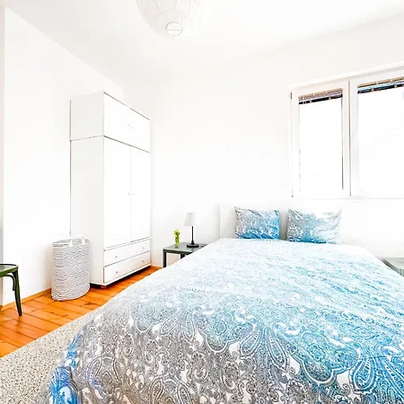 Apartment Elegant Heritage Ap - King Bed & Rooftop View