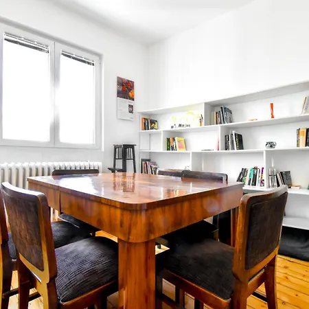 Apartman Elegant Heritage Ap - King Bed & Rooftop View *