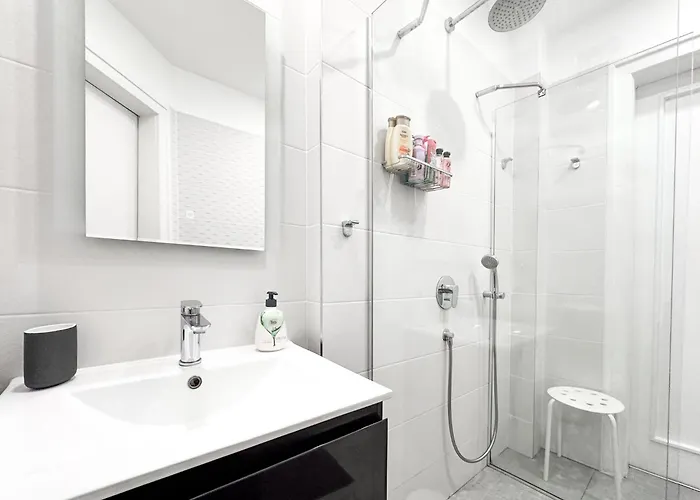 Prime Spot - 2br -15bth - Next To Nevsky Church Apartament